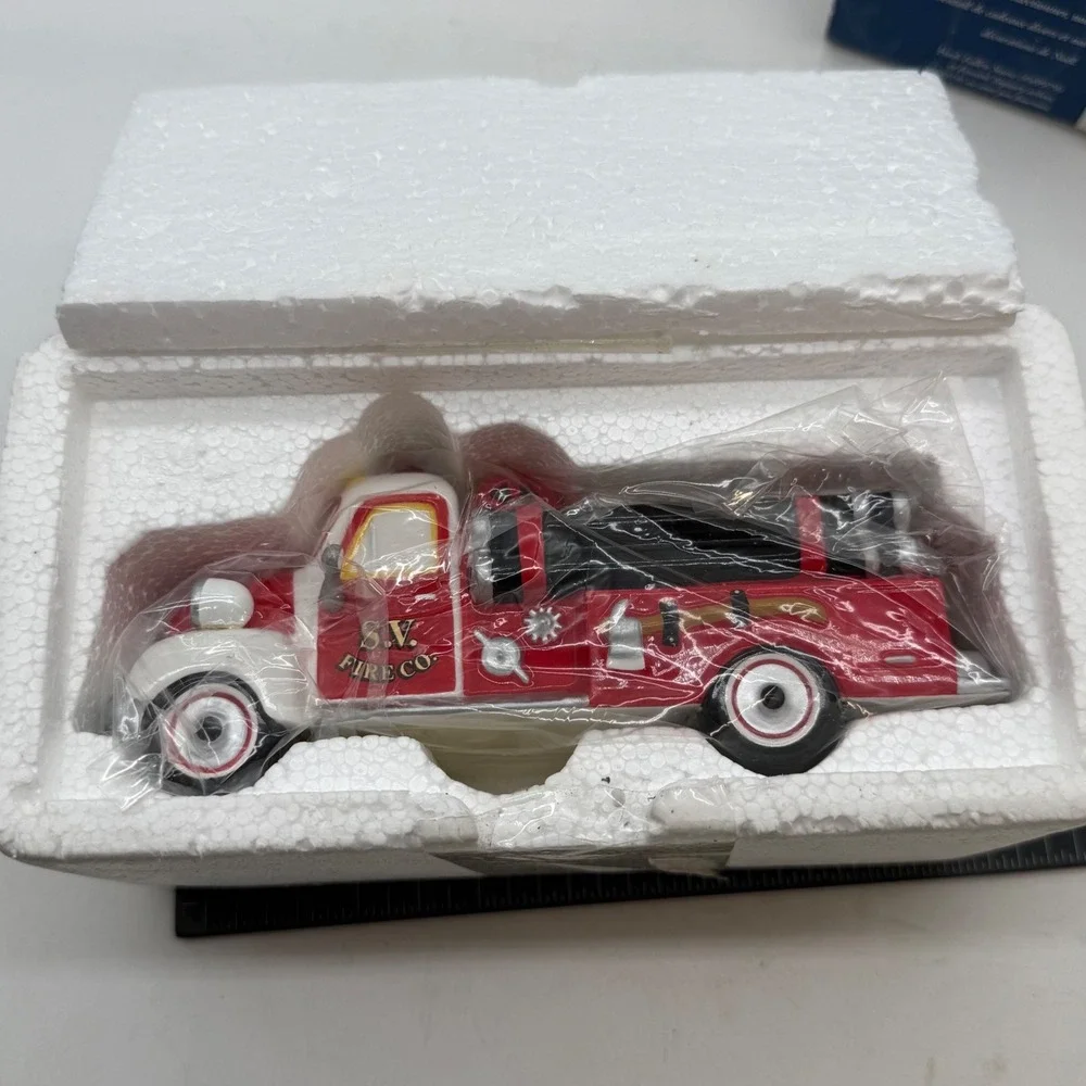 Department 56 Snow Village Fire Truck 56. Lighted Christmas Accessory Boxed